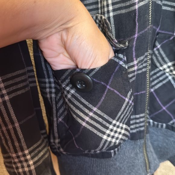 REVERSIBLE GREY & FLANNEL HOODIE - Picture 10 of 12